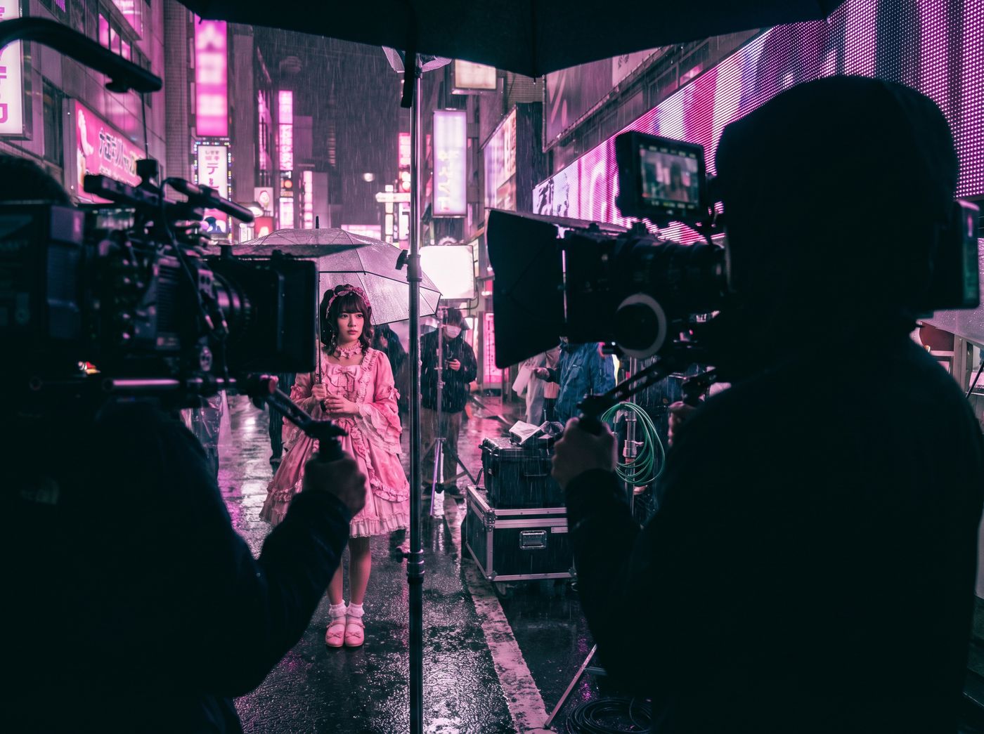 糖心 美少女写真视频《霓虹雨夜》4K封面